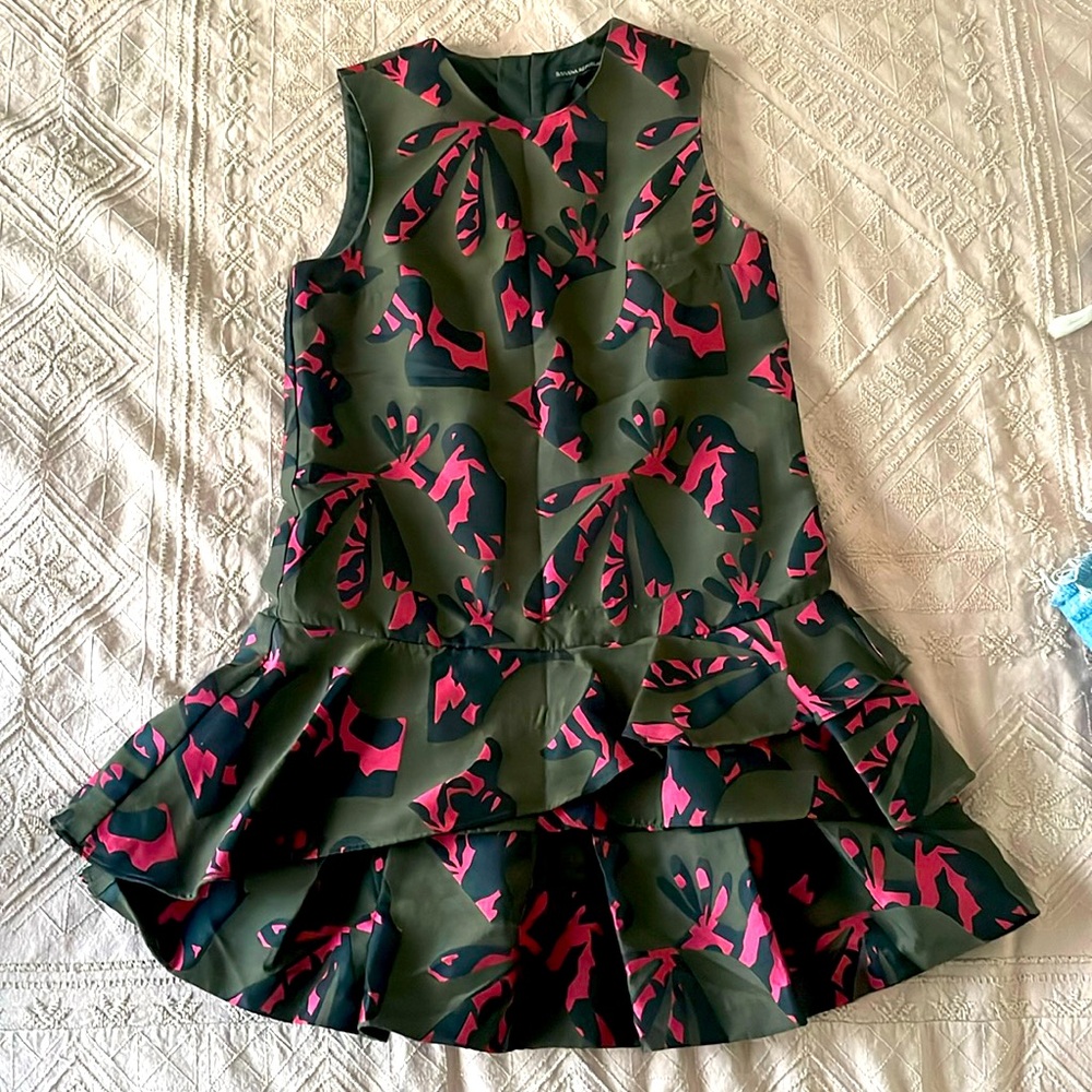 Banana Republic short olive green and pink dress. Size 0